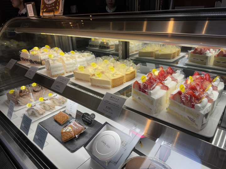 吉祥寺でうまれ、育った、老舗ケーキ店LEMON DROP。バレンタインには檸檬雫英画廊店のショコラケーキを。