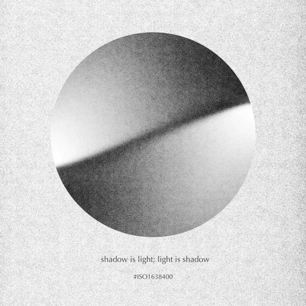 イソ個展『shadow is light; light is shadow』