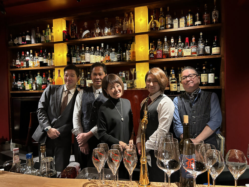 吉祥寺で65周年を迎えた「ファンキー」がリニューアル！名機パラゴンが息づく、ジャズの“小劇場”