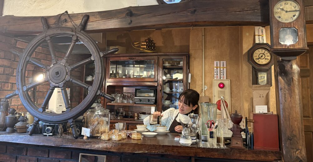 父から受け継ぐ味と、ほっこり包み込むランプの灯り。吉祥寺が守る喫茶店「珈琲　立吉」