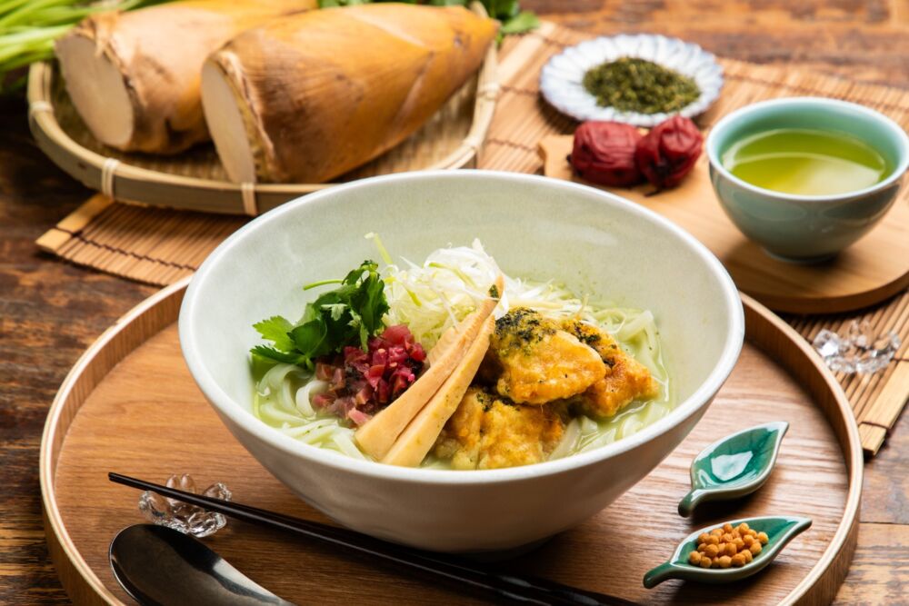 『春を味わう静岡茶のフォー』が3月3日（火）より期間限定で復刻。国産米麺と静岡茶、日本生まれの素材が織りなす軽やかな一杯
