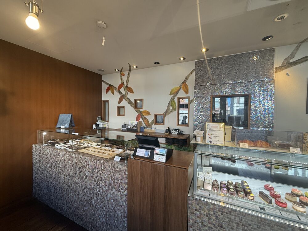 カカオの香りに包まれる贅沢な時間。プレスキルショコラトリーのチョコレートで幸せタイムを