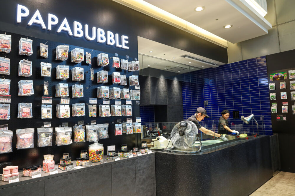 PAPABUBBLE 吉祥寺店が“劇場型キッチン”併設店舗に。「購入する場所」から「体験し、記憶に残る場所」へ